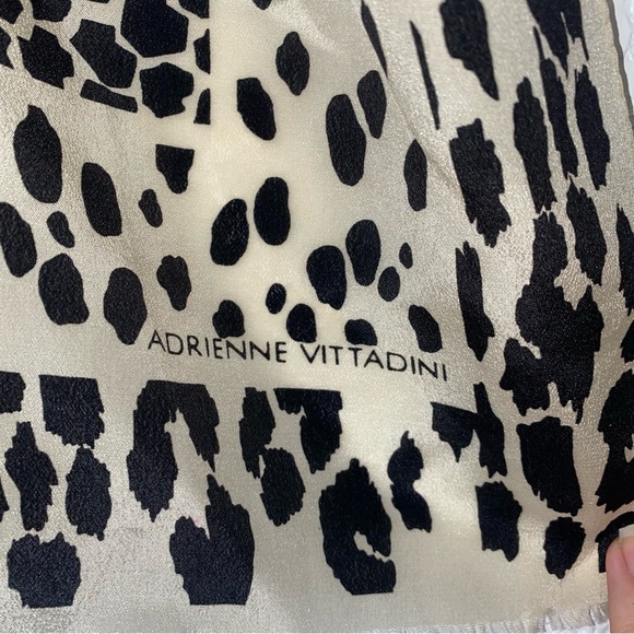 Adrienne Vitradini Silk Animal Print Leopard Cheetah Long Scarf - Picture 2 of 5